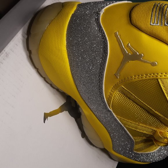 Nike Air Jordan 11 Retro Yellow Metallic Silver Br - Picture 4 of 9